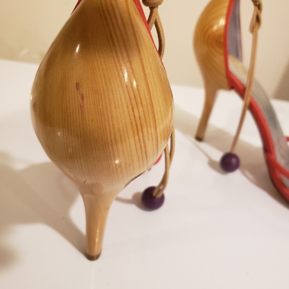 Report high heels = size 9 - Picture 3 of 6